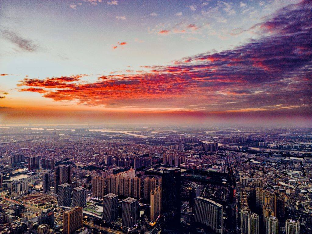 航拍镜头下记录东莞世纪晚霞-摄之社