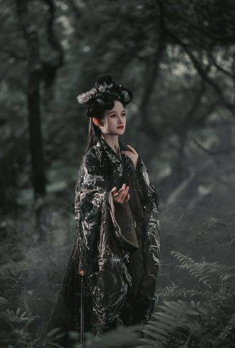 穿越时空，森林中的汉服拍摄之旅-摄之社