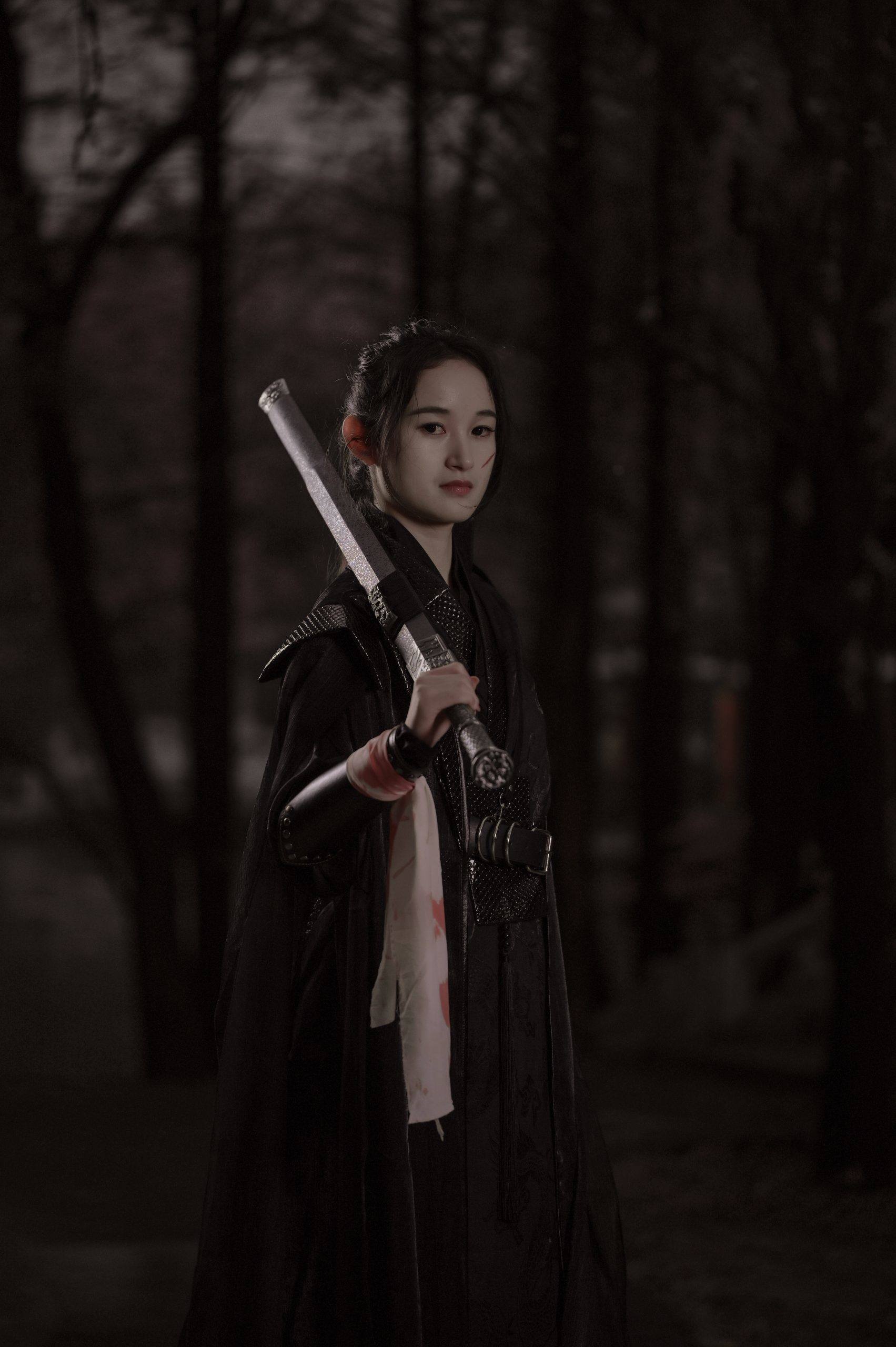 🌑一段别具一格的侠客风格之旅！🔪🌳踏入一个充满神秘和刺激的世界。🗡️-摄之社