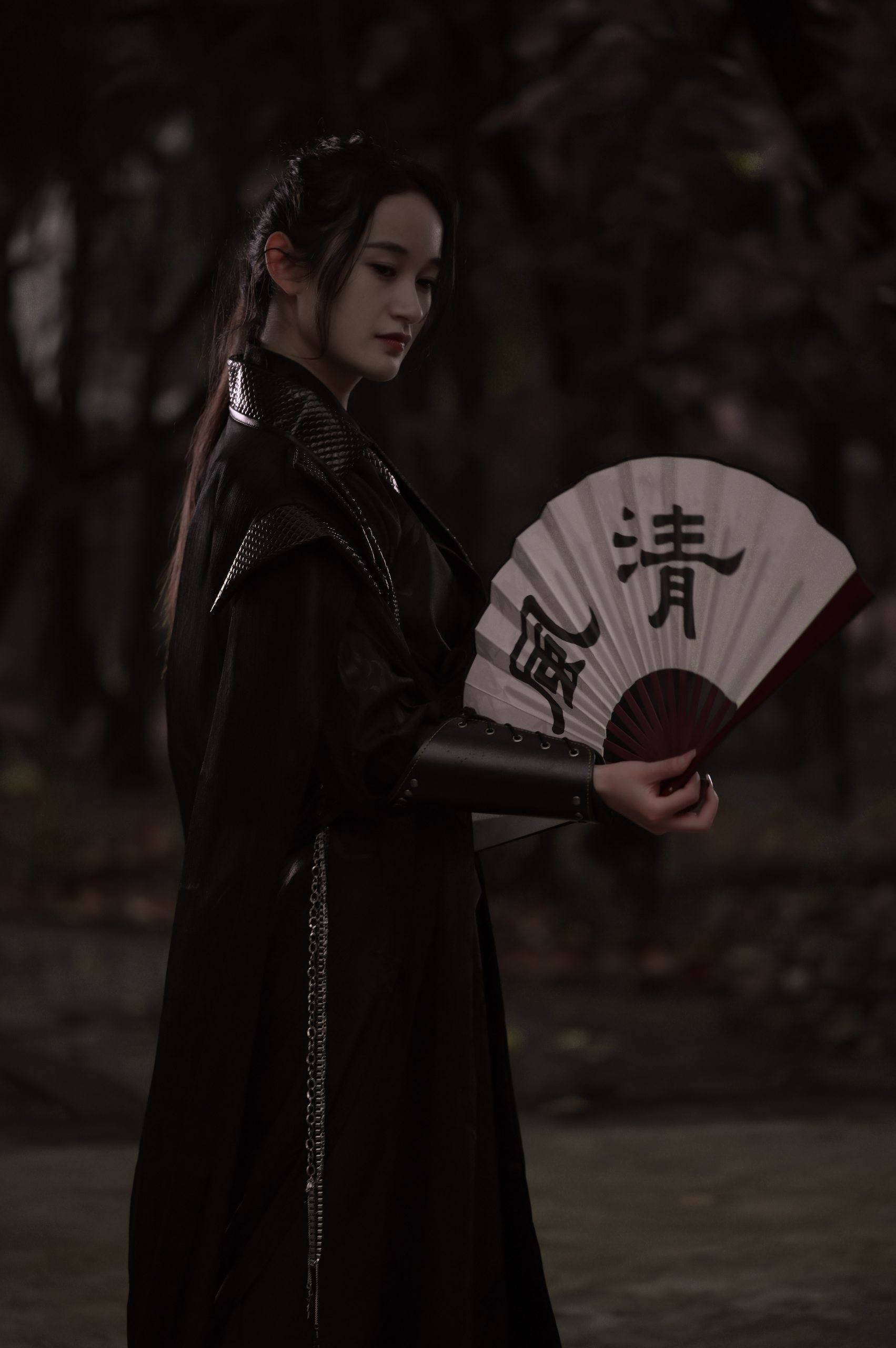 🌑一段别具一格的侠客风格之旅！🔪🌳踏入一个充满神秘和刺激的世界。🗡️-摄之社