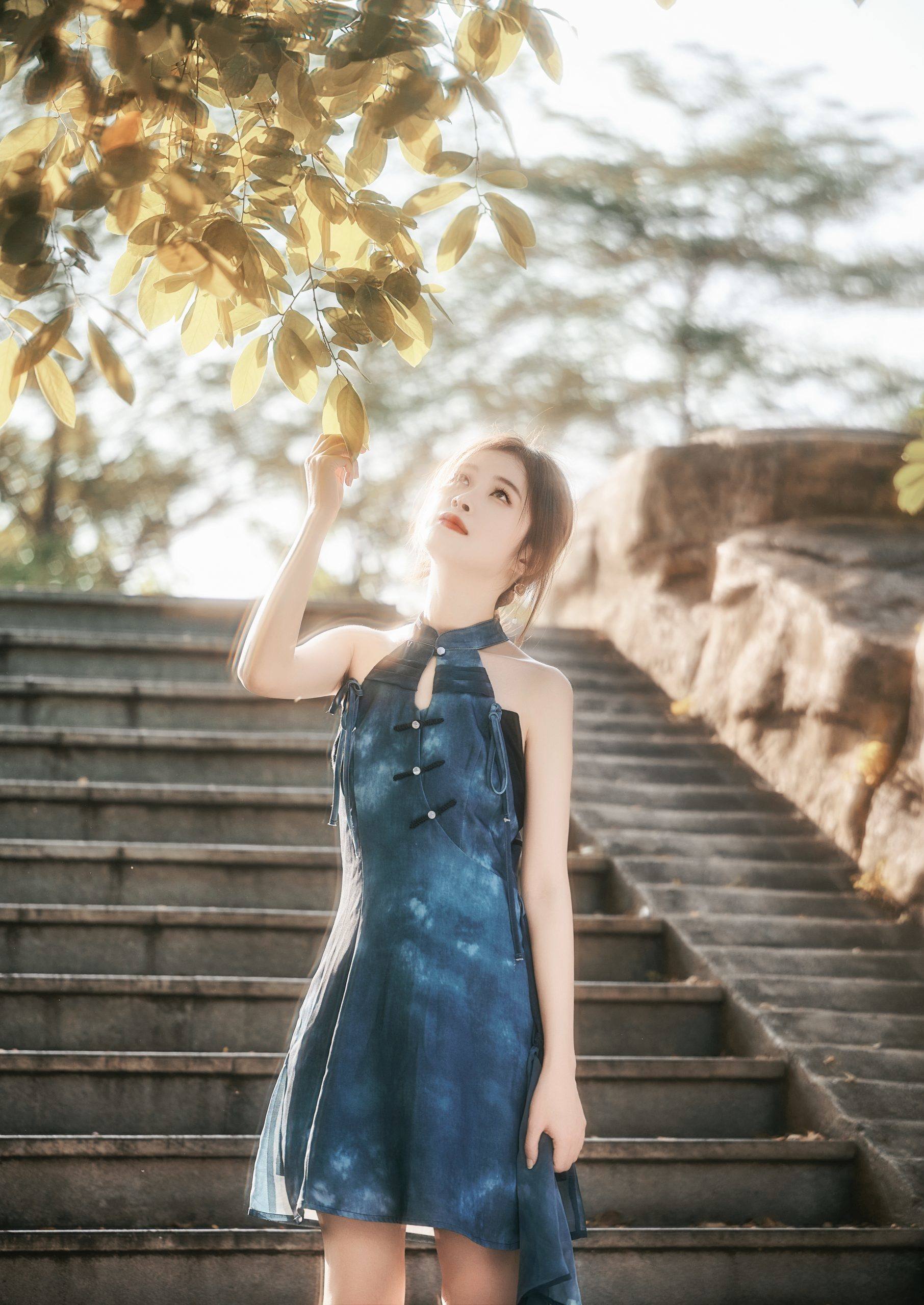 图片[3]-🏮走进人群嚷嚷的东莞老街穿越时光，映入旗袍的优雅的风采！🎎🌆-摄之社