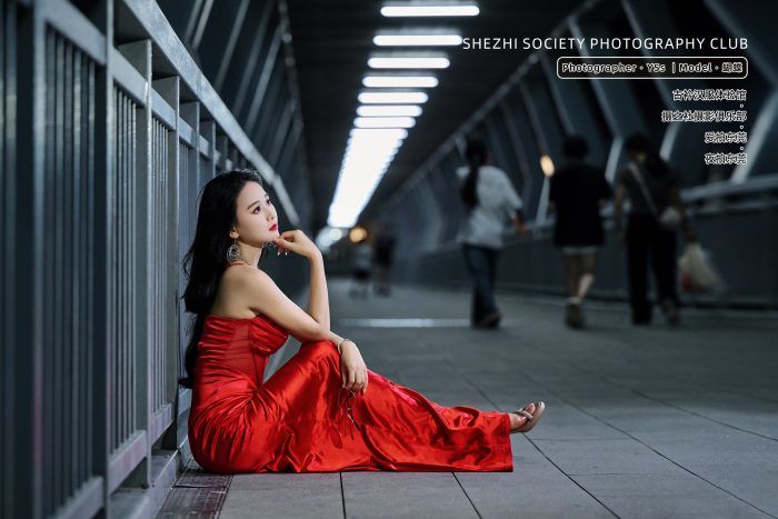 🌃 东莞夜未眠：一袭红裙点亮城市脉搏 ❤️‍🔥-摄之社